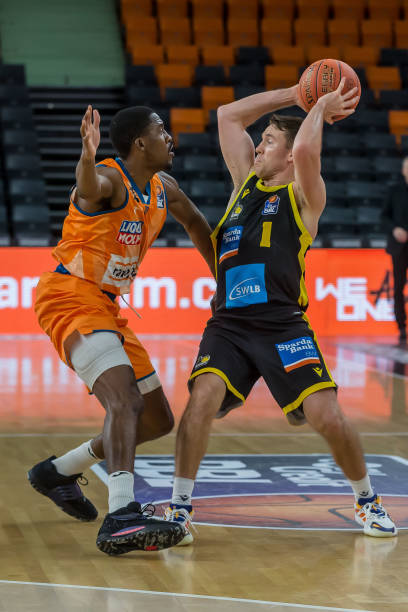 与防守稳固 与防守稳固